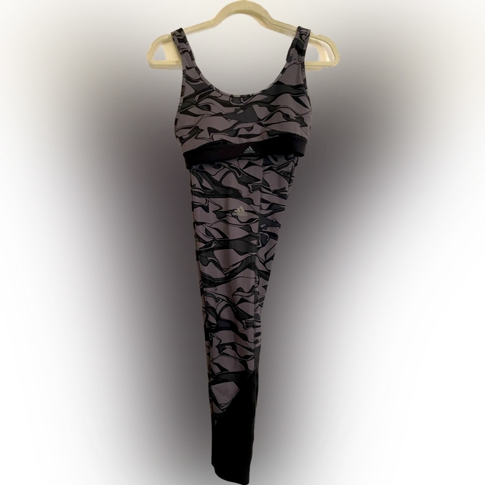 lightly worn adidas women’s separates | SIZE M set of leggings + sports bra